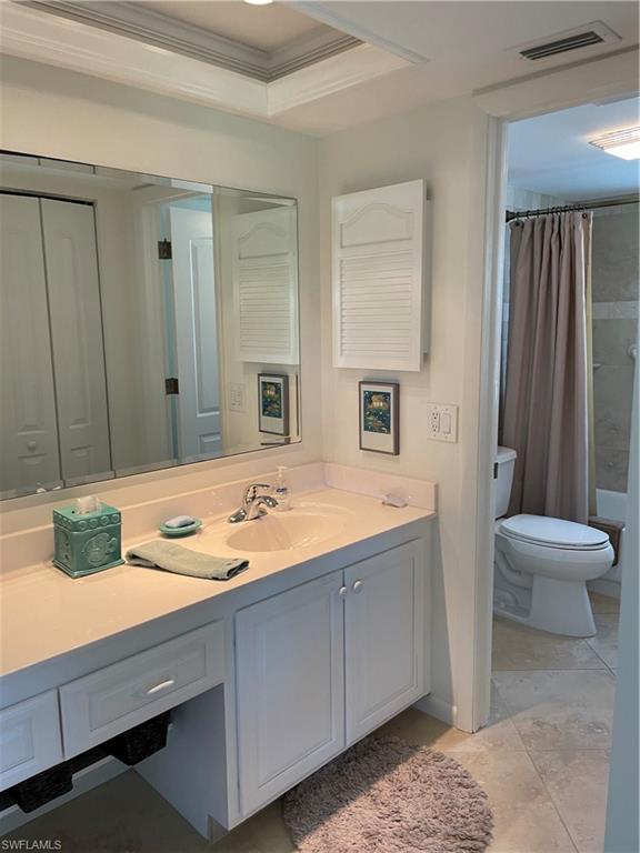 284 Winners Circle, Unit 4 Naples, FL 34112 - Photo 23 of 27 Guest Bathroom