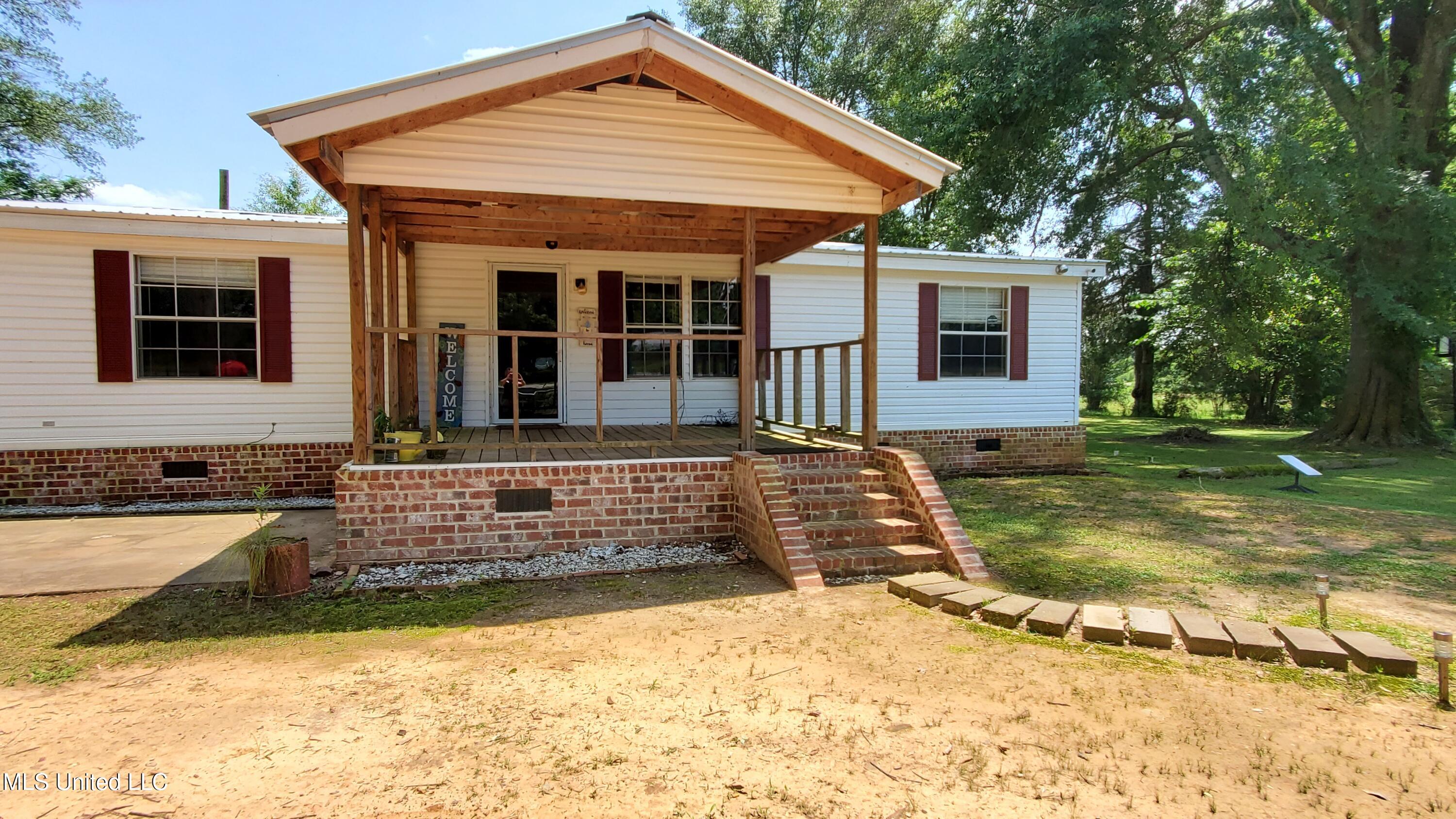 7326 Highway 488 Carthage, MS 39051 - Photo 2 of 12 7326 MS-488 Front.2