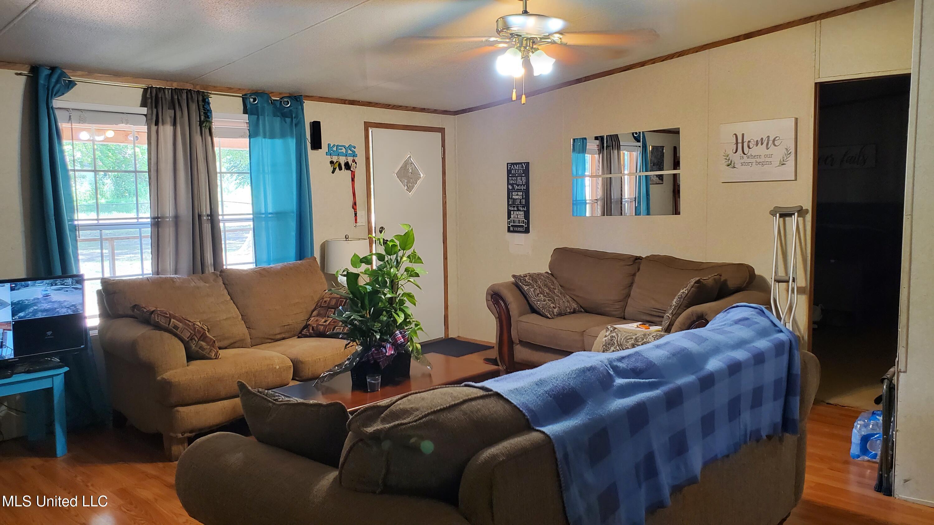 7326 Highway 488 Carthage, MS 39051 - Photo 4 of 12 7326 MS-488.LR