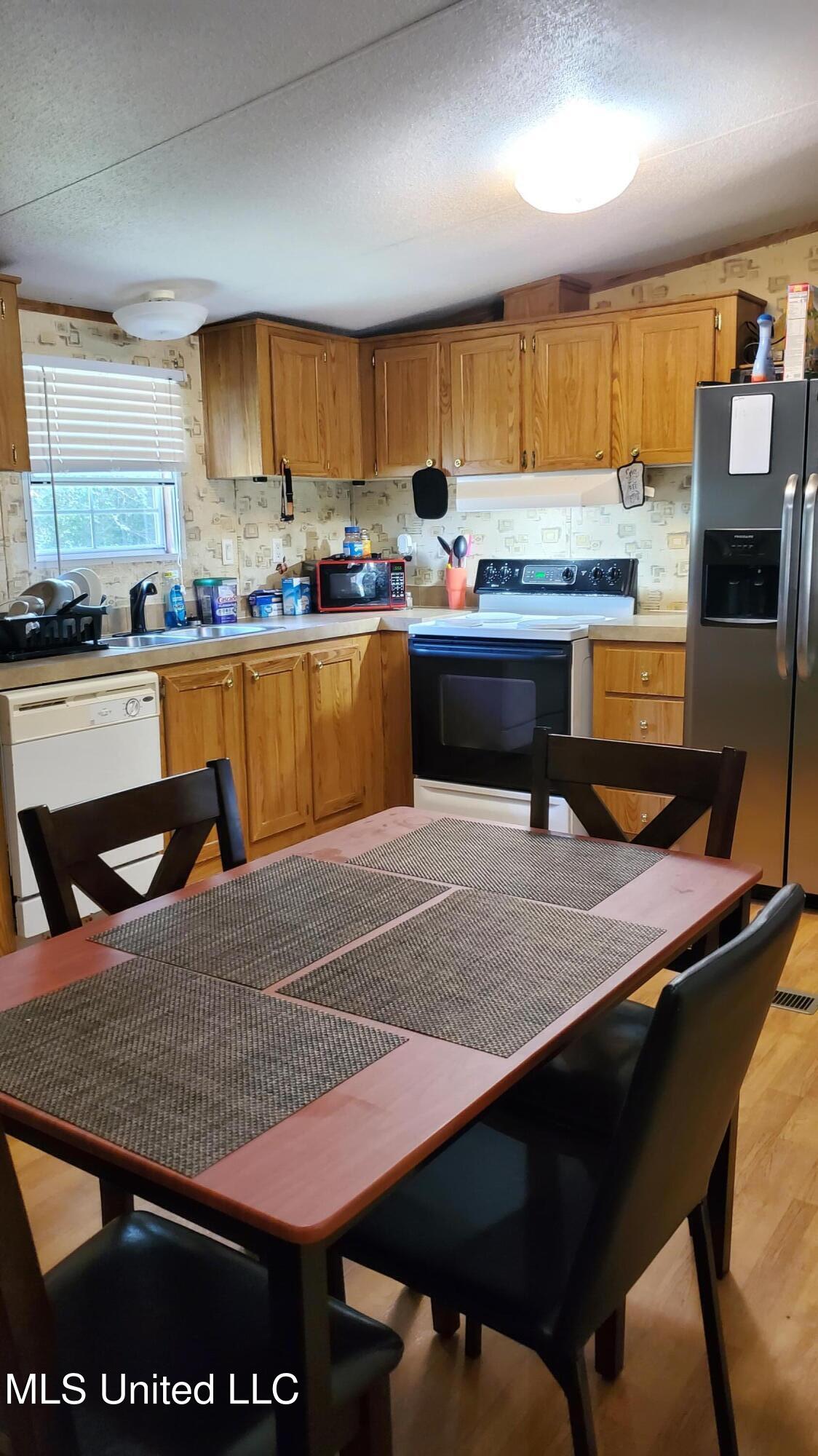 7326 Highway 488 Carthage, MS 39051 - Photo 5 of 12 7326 MS-488 Kit.2