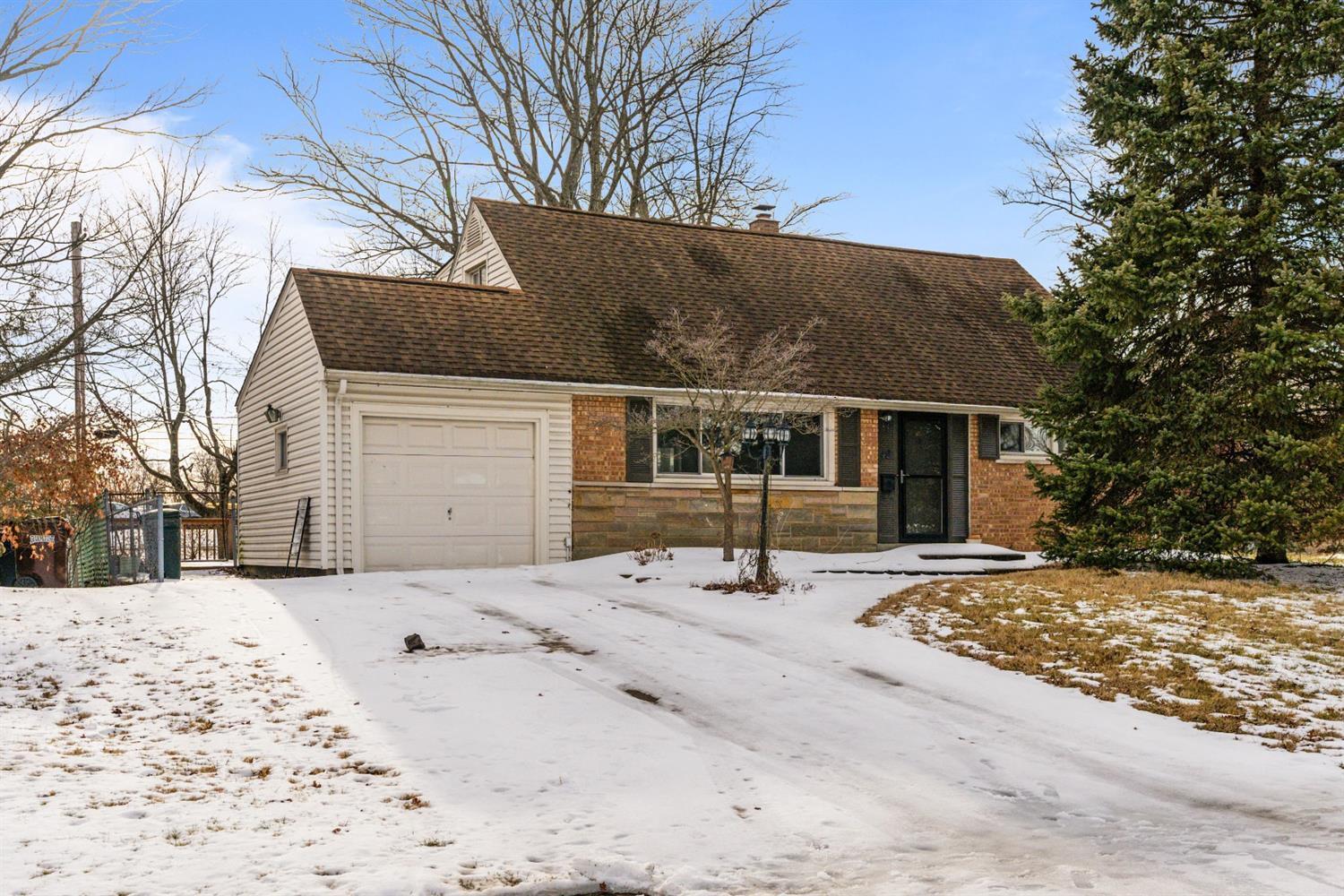 49 Hadley Road Greenhills, OH 45218 - Photo 2 of 31 Gallery Image 2