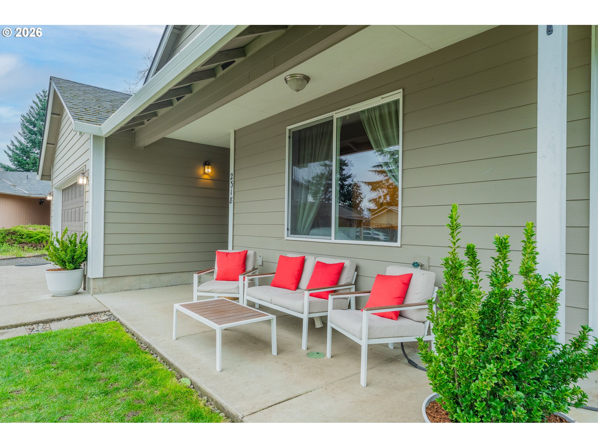 2318 8th Street Springfield, OR 97477 - Photo 2 of 17