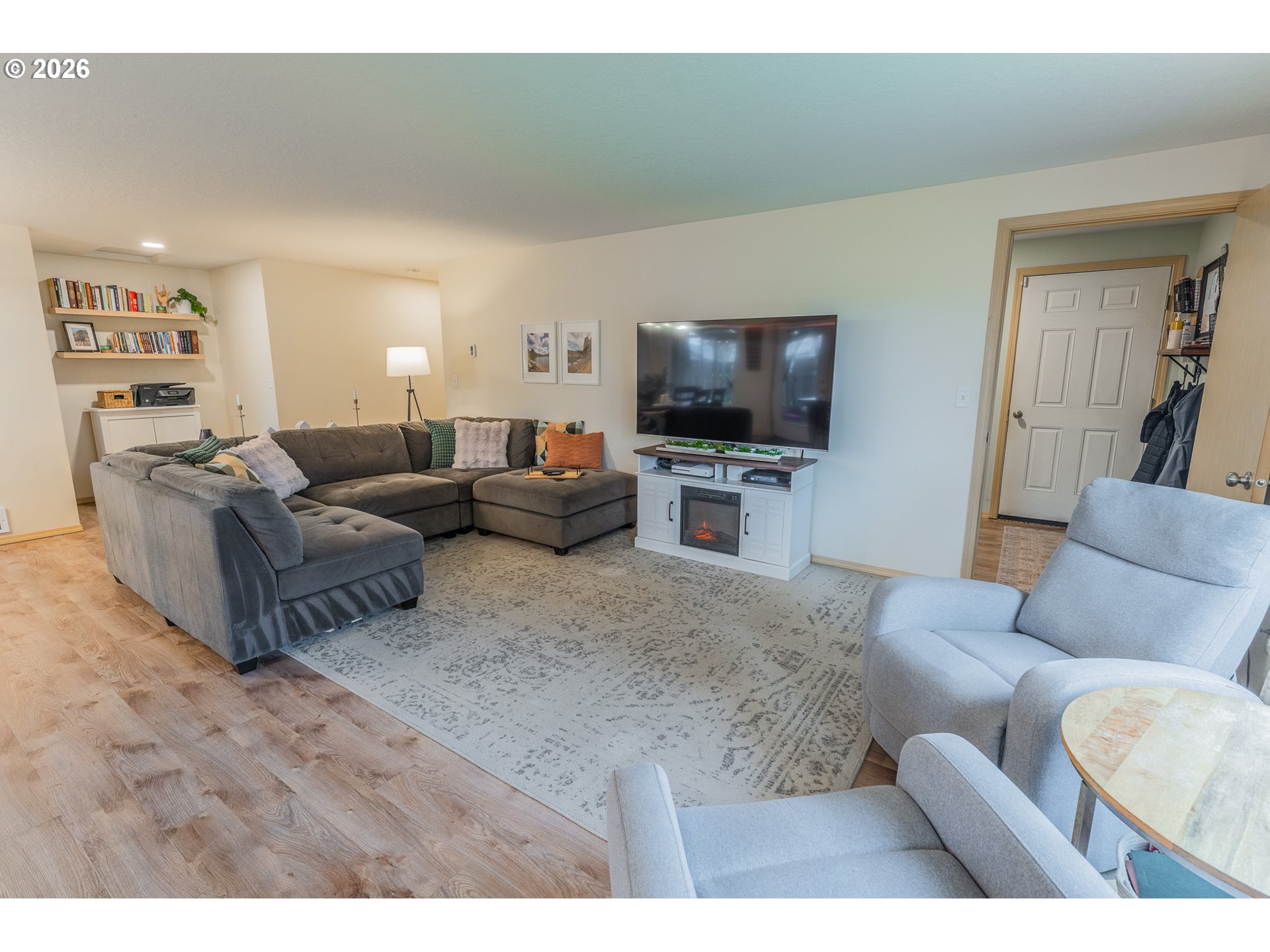 2318 8th Street Springfield, OR 97477 - Photo 4 of 17