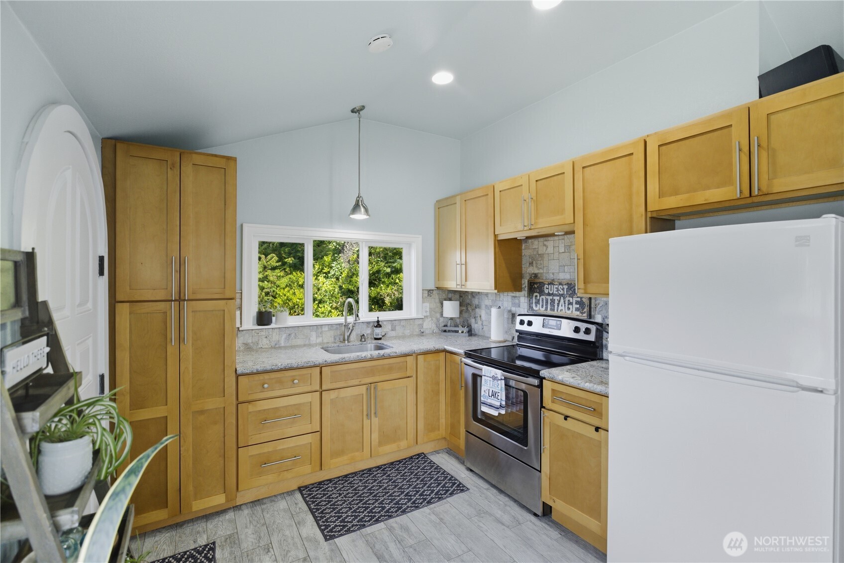 7110 Vandermark Road East Bonney Lake, WA 98391 - Photo 31 of 40
