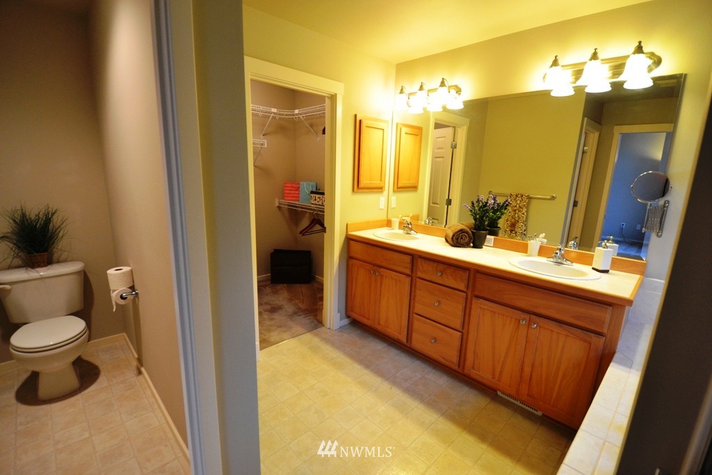 16828 166th Place Southeast Renton, WA 98058 - Photo 11 of 15