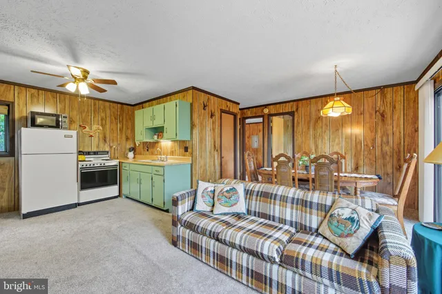 $205,000 | 760 Hilltop Ln Mount, Mount Jackson, VA 22842