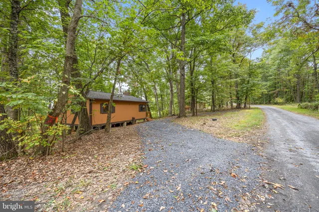 $205,000 | 760 Hilltop Ln Mount, Mount Jackson, VA 22842