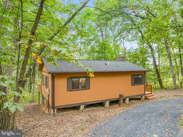 $205,000 | 760 Hilltop Ln Mount, Mount Jackson, VA 22842