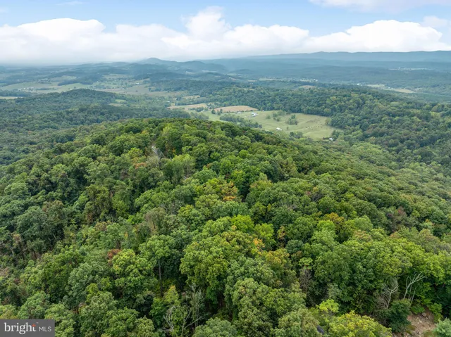 $205,000 | 760 Hilltop Ln Mount, Mount Jackson, VA 22842