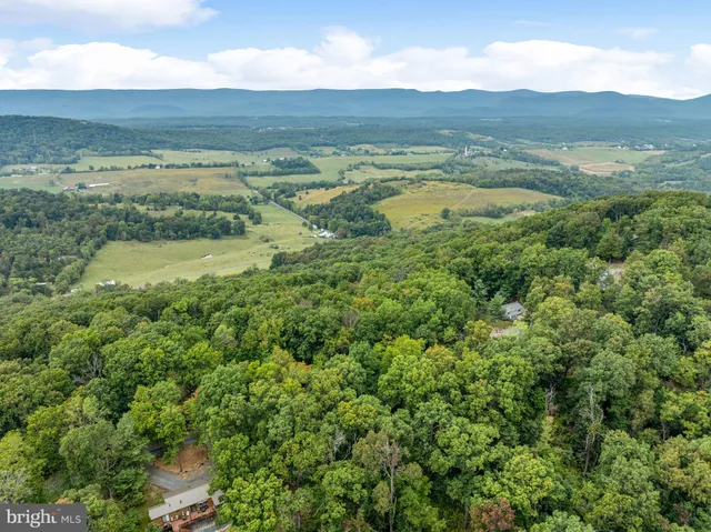 $205,000 | 760 Hilltop Ln Mount, Mount Jackson, VA 22842