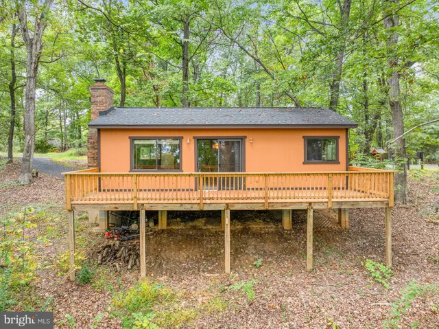 $205,000 | 760 Hilltop Ln Mount, Mount Jackson, VA 22842