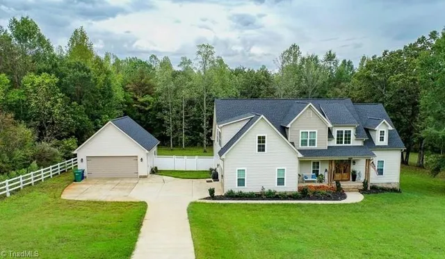 $649,999 | 3437 Country Lane, Reidsville, NC 27320