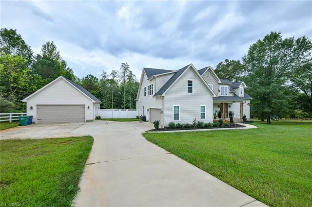 $649,999 | 3437 Country Lane, Reidsville, NC 27320