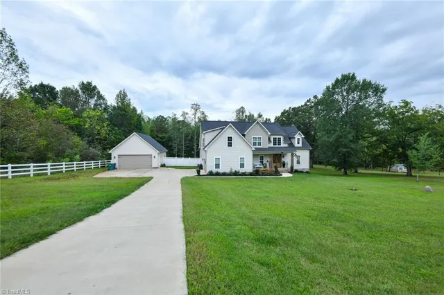 $649,999 | 3437 Country Lane, Reidsville, NC 27320