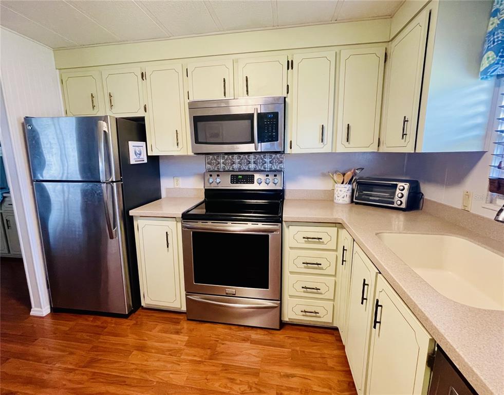 204 Red Maple Drive Palm Harbor, FL 34684 - Photo 4 of 28
