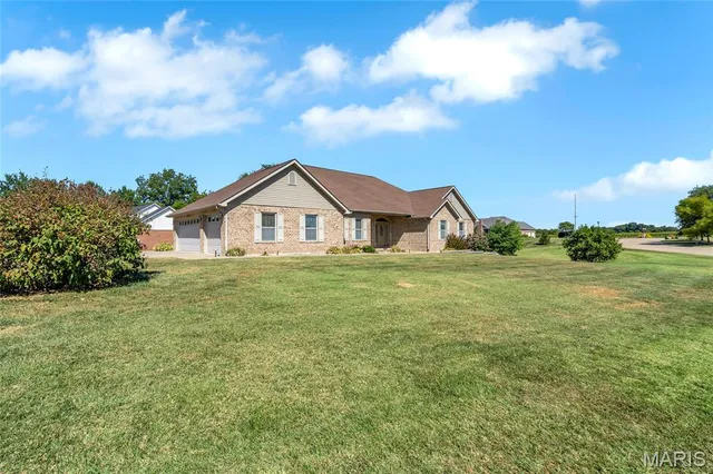 $599,900 | 7731 Briar Creek Lane, Waterloo, IL 62298