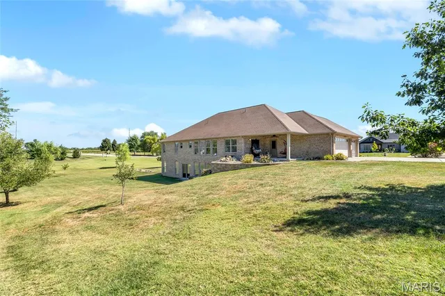 $599,900 | 7731 Briar Creek Lane, Waterloo, IL 62298