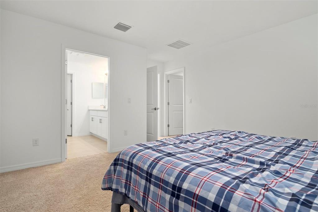 6305 Springmont Loop Palmetto, FL 34221 - Photo 16 of 38