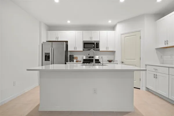 $3,550 | 6305 Springmont Loop, Palmetto, FL 34221