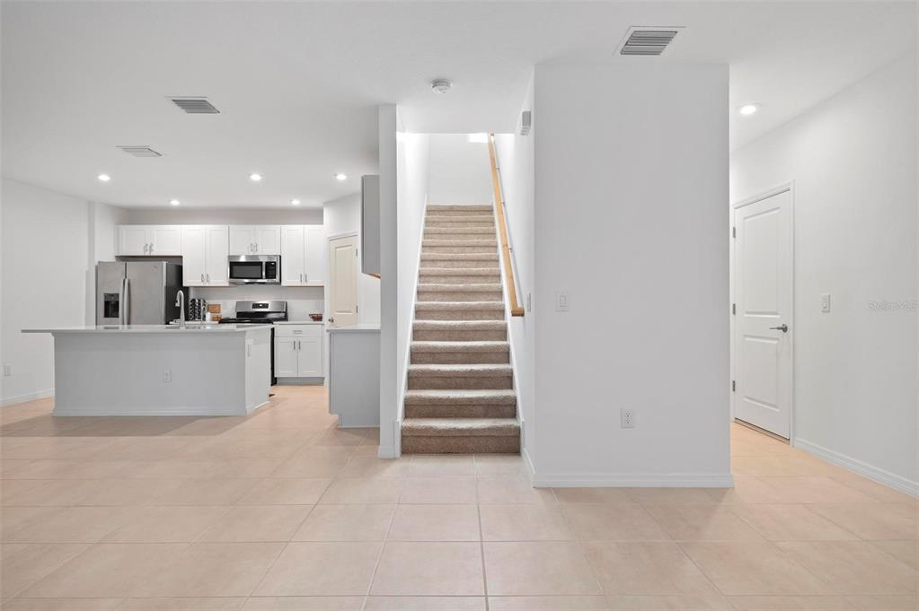 6305 Springmont Loop Palmetto, FL 34221 - Photo 8 of 38