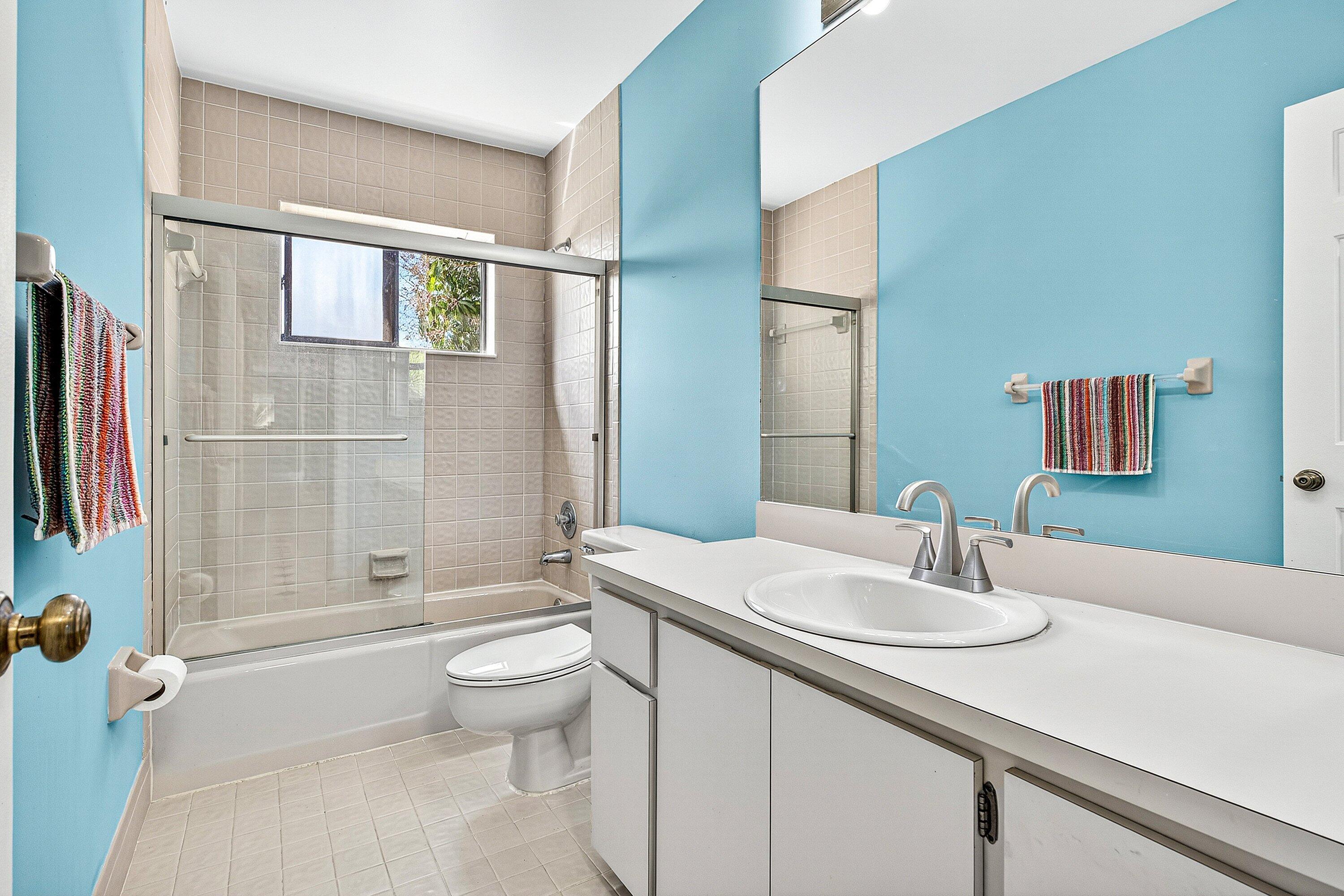 10299 186th Court South Boca Raton, FL 33498 - Photo 21 of 46 Bathroom 2