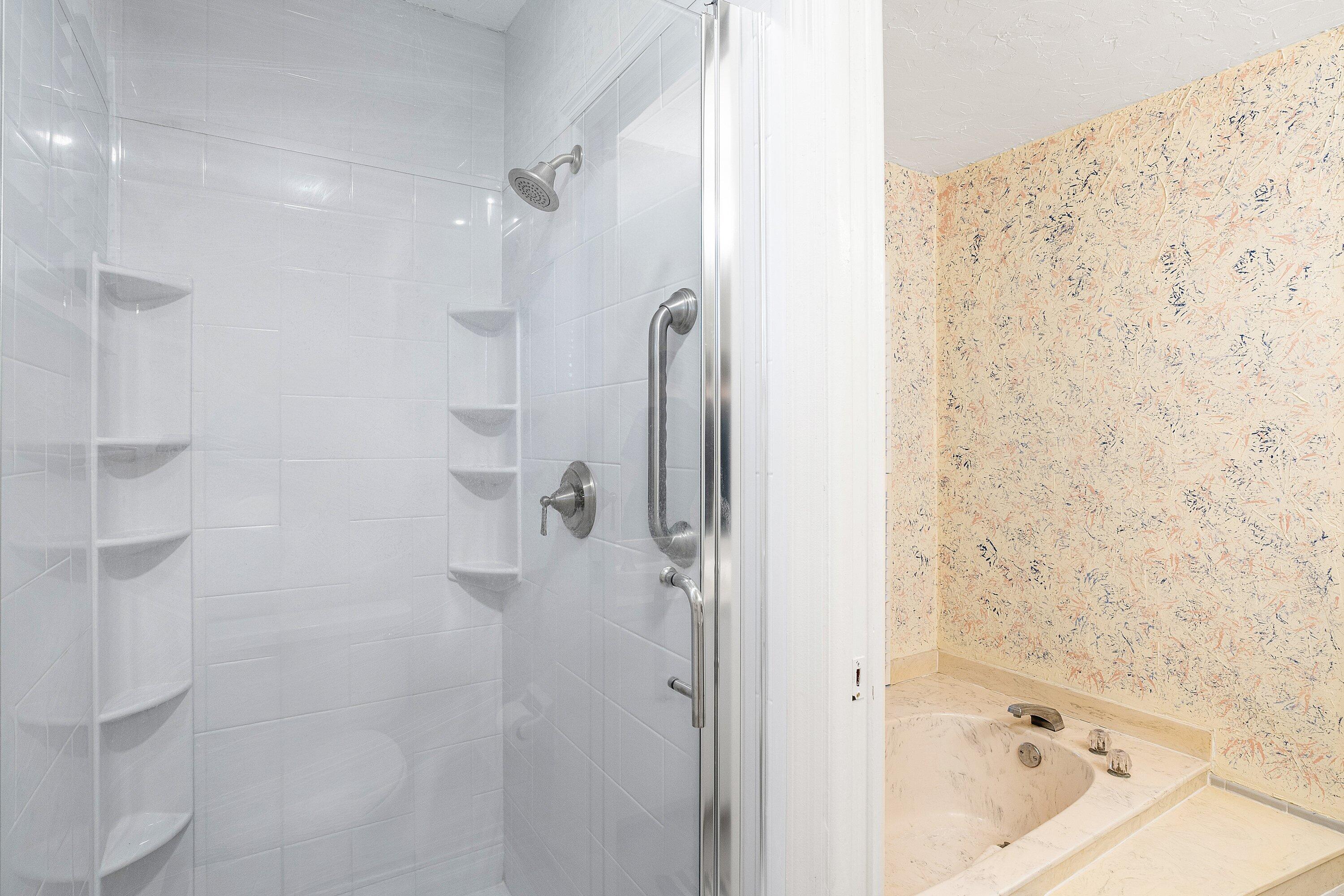 10299 186th Court South Boca Raton, FL 33498 - Photo 25 of 46 Master bathroom