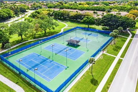 a view of yard tennis court