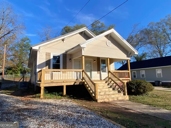 $950 | 607 South Lee Street, Unit B, LaGrange, GA 30240