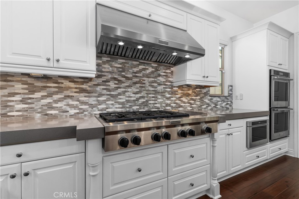 118 Ritual Irvine, CA 92618 - Photo 6 of 52 Thicker profile stone counter tops