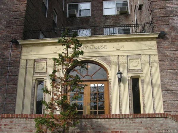 $2,550 | 623 Central Avenue, Unit 306, Cedarhurst, NY 11516