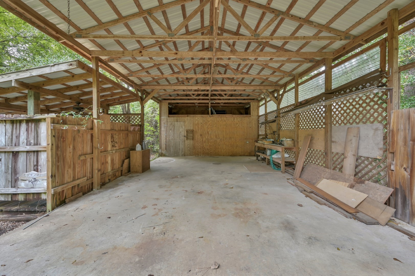 641 Red Clover Livingston, TX 77351 - Photo 40 of 50 Workshop with Auto or Boat Bay! Too Cool!