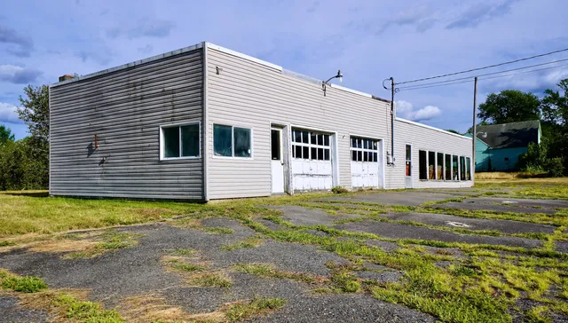 $99,000 | 459 Hartland Avenue, Pittsfield, ME 04967