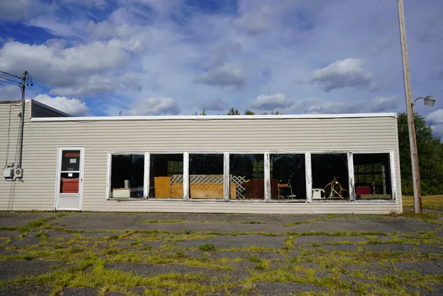 $99,000 | 459 Hartland Avenue, Pittsfield, ME 04967