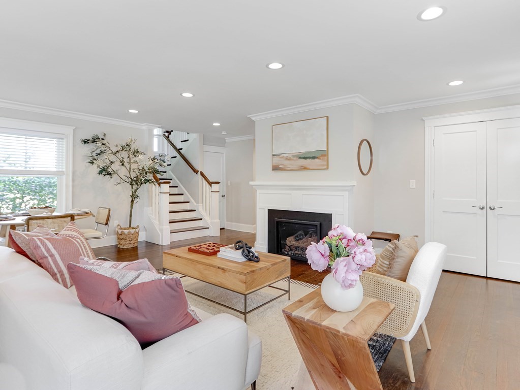 252 Edge Hill Road Milton, MA 02186 - Photo 8 of 35
