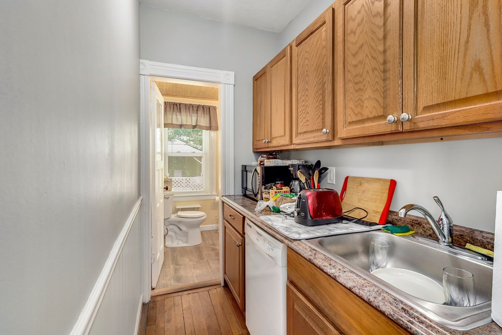 10 Carlstad Street Worcester, MA 01607 - Photo 8 of 30 Gallery Image 8