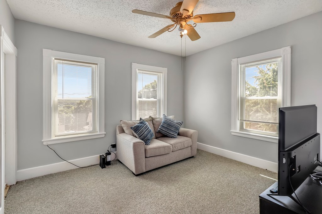 10 Carlstad Street Worcester, MA 01607 - Photo 9 of 30 Gallery Image 9