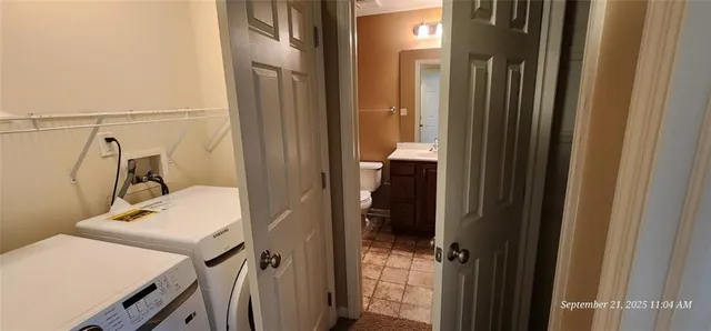 $2,700 | 246 Overlook Court, Coraopolis, PA 15108