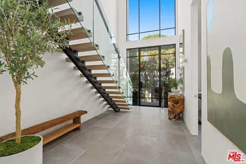 $4,650,000 | 8708 Dorrington Avenue, West Hollywood, CA 90048