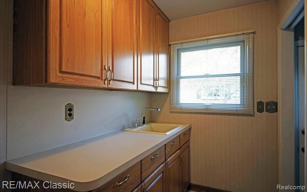 11745 Wildwing Road Plymouth, MI 48170 - Photo 12 of 24 16-photo-web-1680x1050-161868.jpg