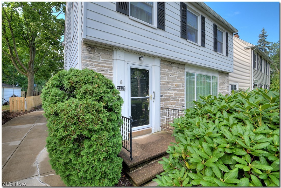 2334 Charney Road Cleveland, OH 44118 - Photo 3 of 35 Gallery Image 3