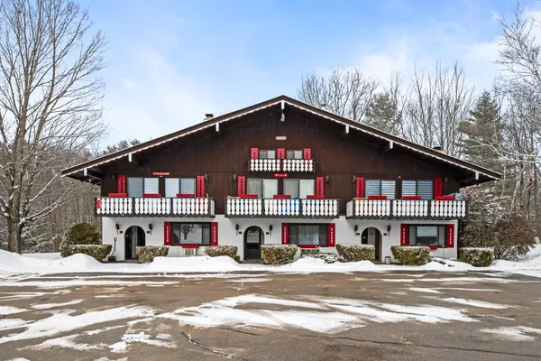 $284,000 | 46 Linderhof Golf Course Road, Unit D5, Bartlett, NH 03838