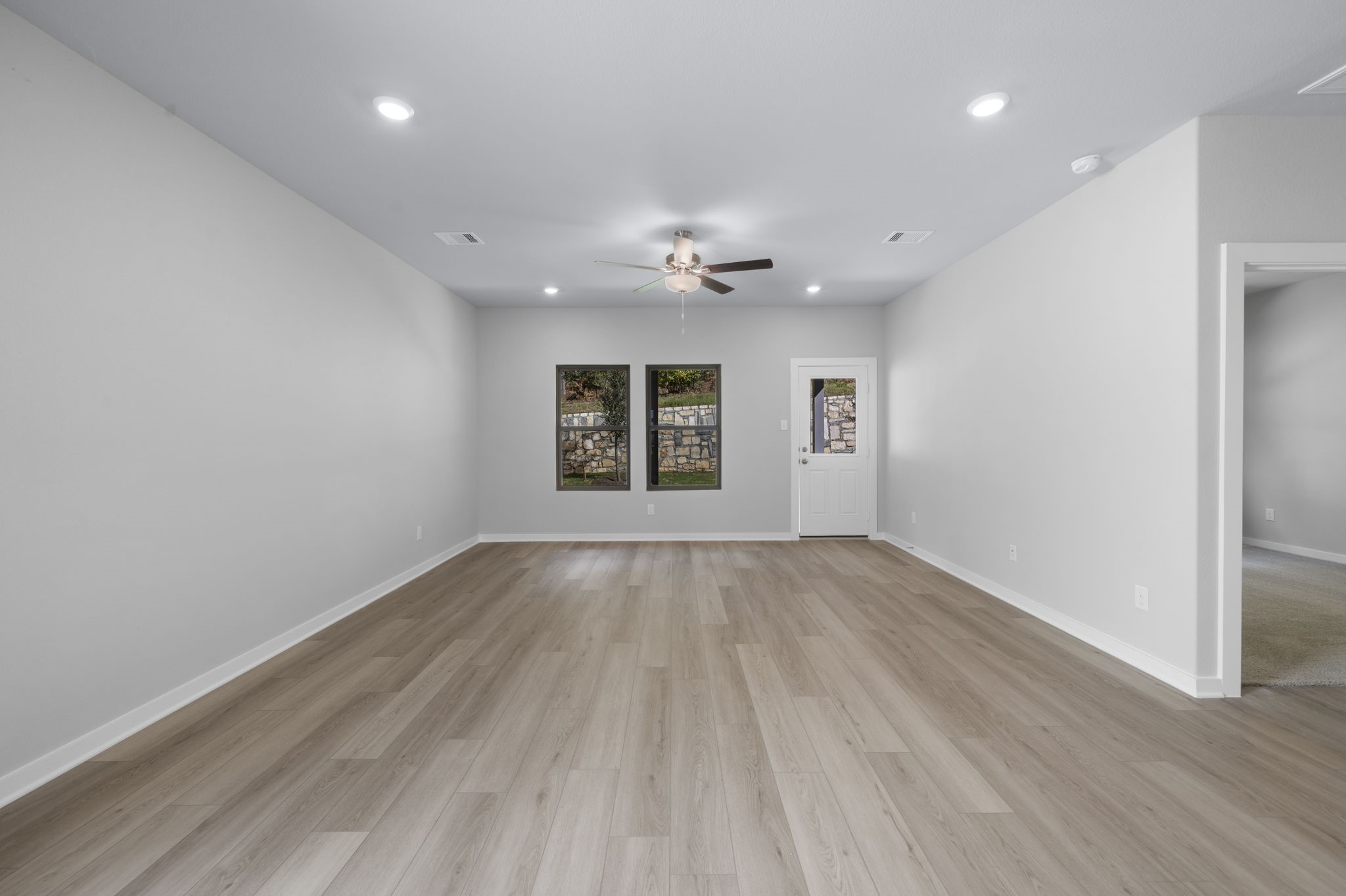 12207 Ridge Top Drive Conroe, TX 77304 - Photo 11 of 32