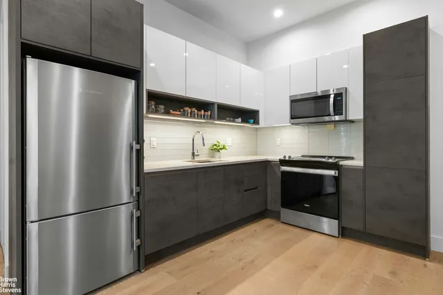 $599,000 | 258 Winthrop Street, Unit 4A | Prospect Lefferts Gardens