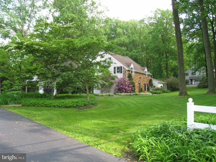 425 Country Club Road Phoenixville, PA 19460 - Photo 2 of 25 Exterior Front