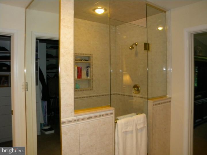 425 Country Club Road Phoenixville, PA 19460 - Photo 14 of 25 Master Bathroom