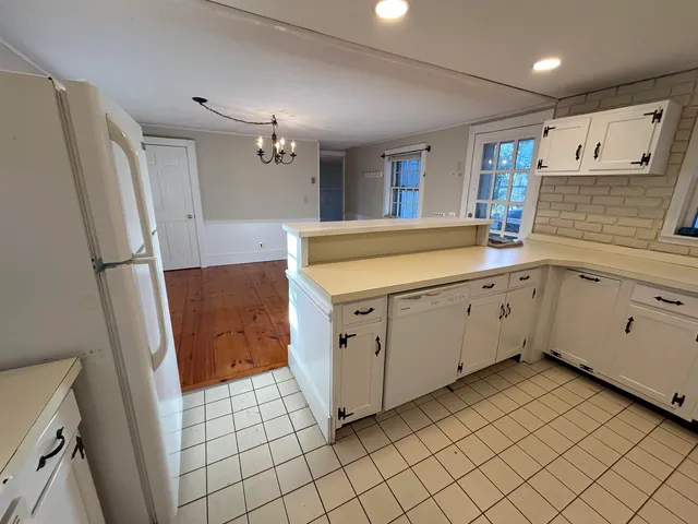 $3,800 | 23 Garfield Street, Exeter, NH 03833