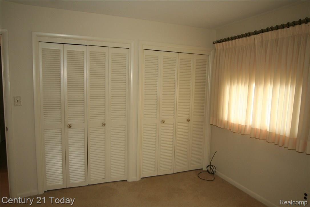 28327 Ridgebrook Road Farmington, MI 48334 - Photo 19 of 36 LARGE CLOSETS IN MASTER BEDROOM
