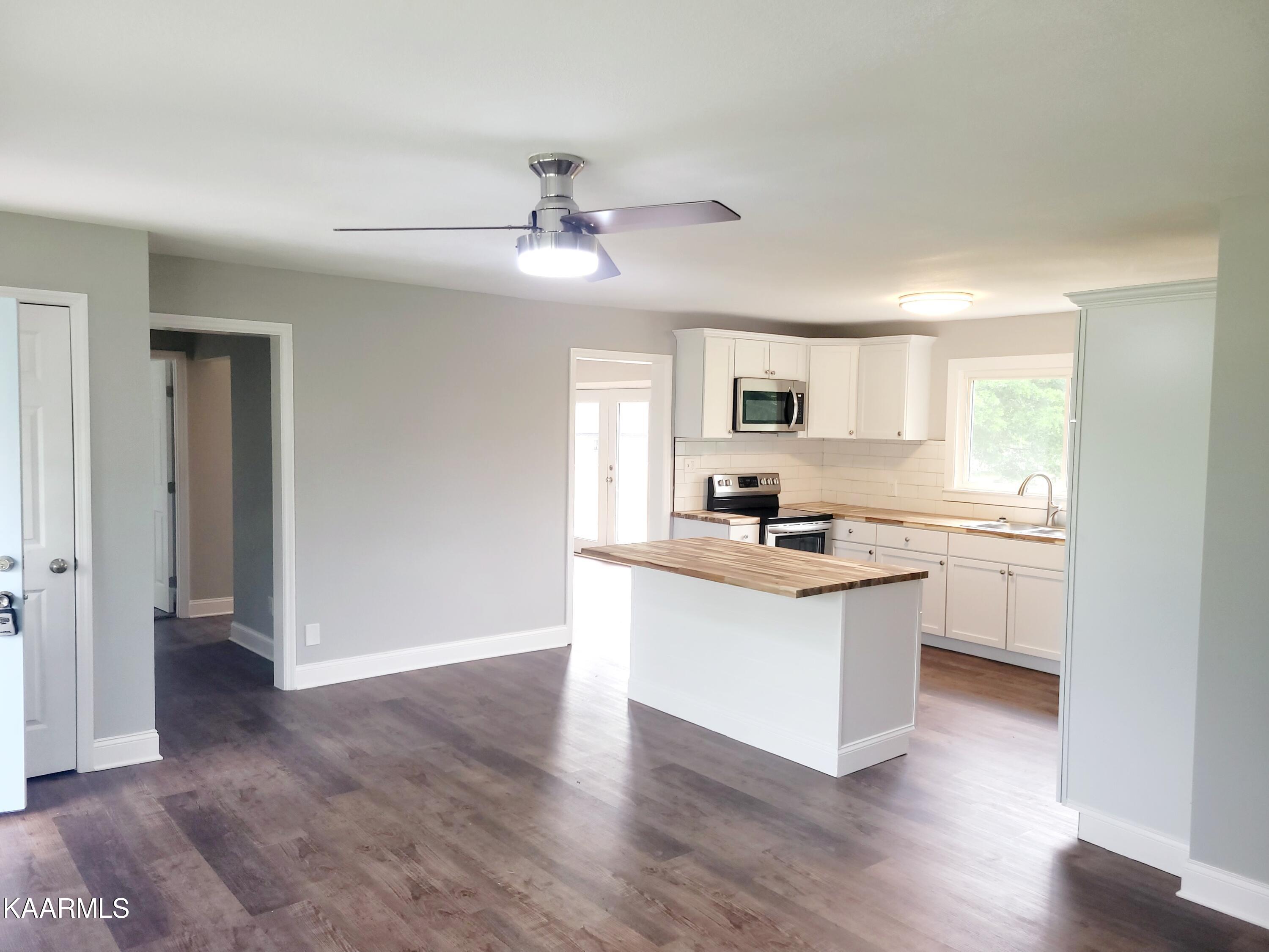 909 Ridgeview Drive Clinton, TN 37716 - Photo 4 of 18 20230615_093836