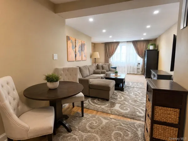$2,000 | 86-29 155th Avenue, Unit 6G | Lindenwood
