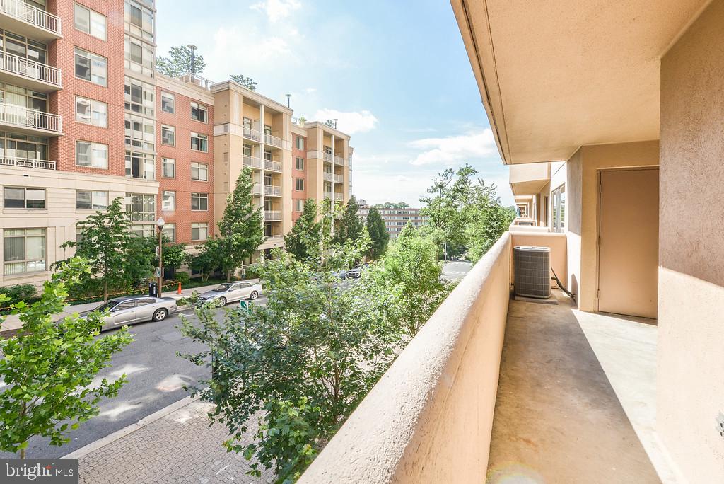 1301 North Courthouse Road, Unit 612 Arlington, VA 22201 - Photo 2 of 27